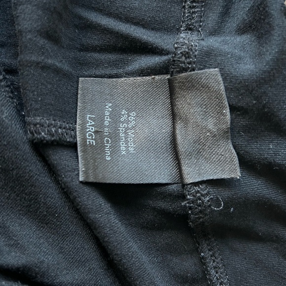 SOMA pull on pants. No pockets - Picture 2 of 3